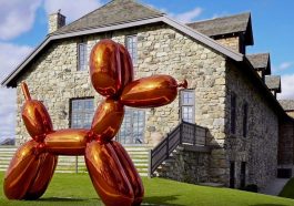 Jeff Koons’ Balloon Dog (Orange)