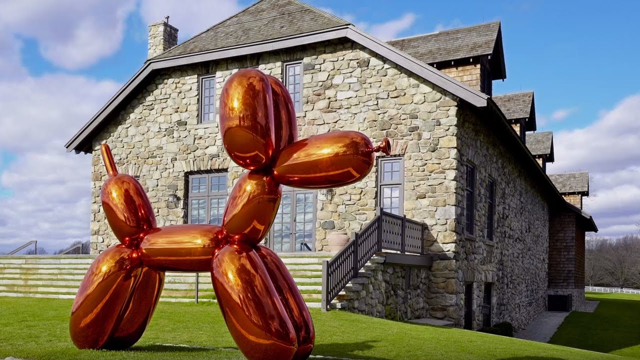 Jeff Koons’ Balloon Dog (Orange)