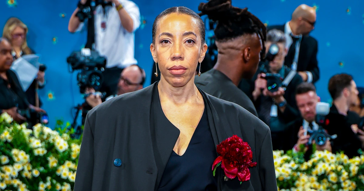 Smithsonian Challenges Amy Sherald’s Trans Liberty Artwork