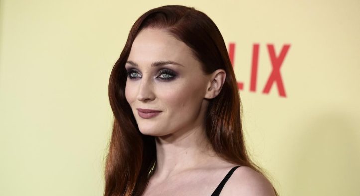 Hollywood’s New Shock Couple? Inside the Rumors of Sophie Turner Chris Martin Dating